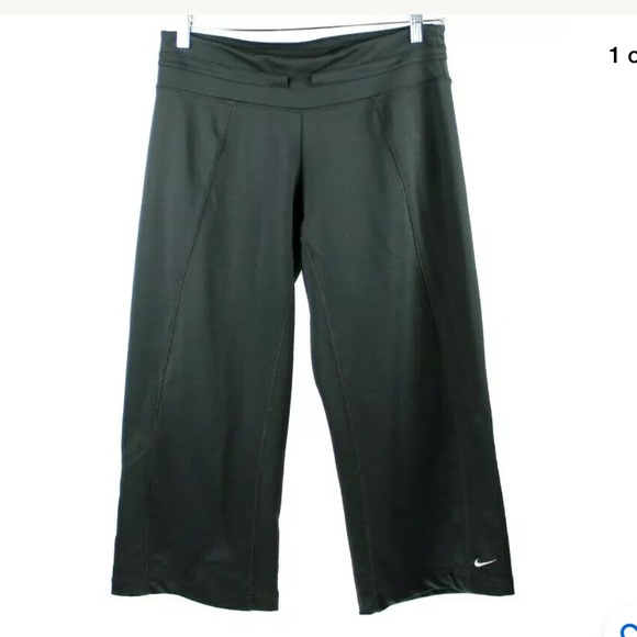 Nike Pants - Nike Fit Dry Wide Leg Cropped Capri Yoga Pants S